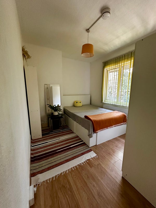 Photo 1: Room