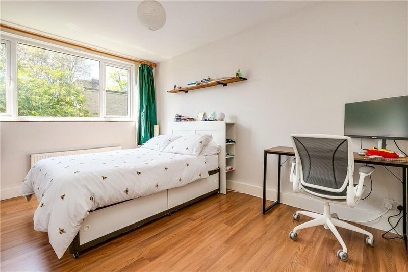 Photo 1: Room