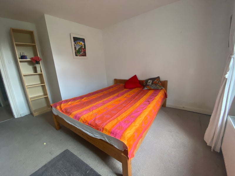 Photo 1: bedroom