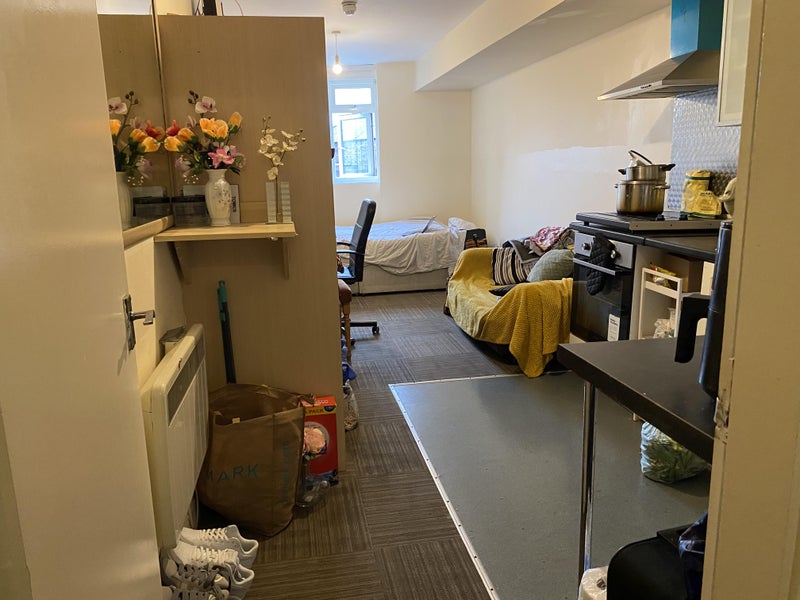 Photo 1: Private studio