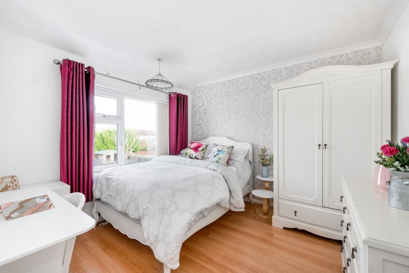 Photo 1: Room 2