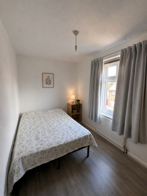 Photo 1: Bedroom