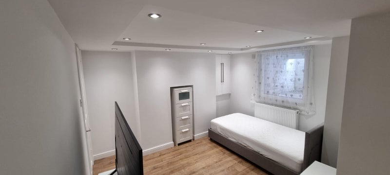 Apartment in Maidstone, Vinters Park - View 2