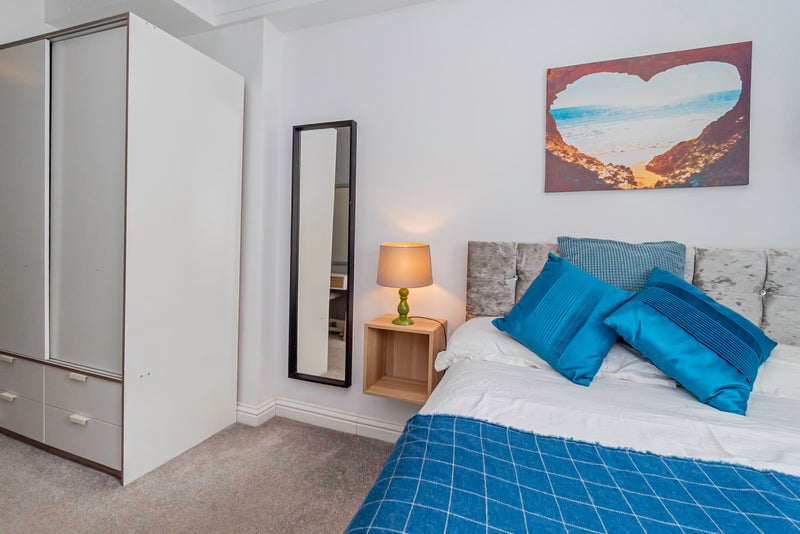 En-suite Large Double Room I All bills Included - View 2