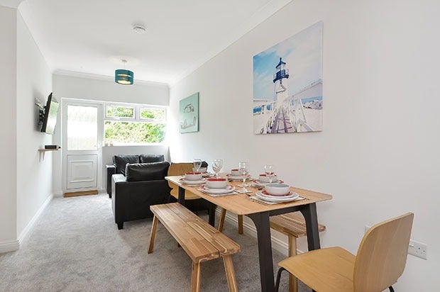En-suite Large Double Room I All bills Included - View 6