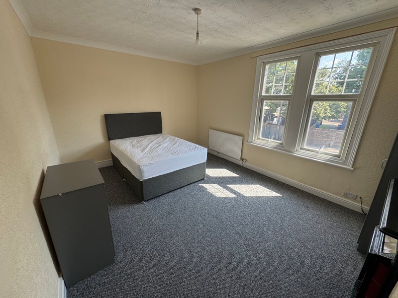 Photo 1: Room 2