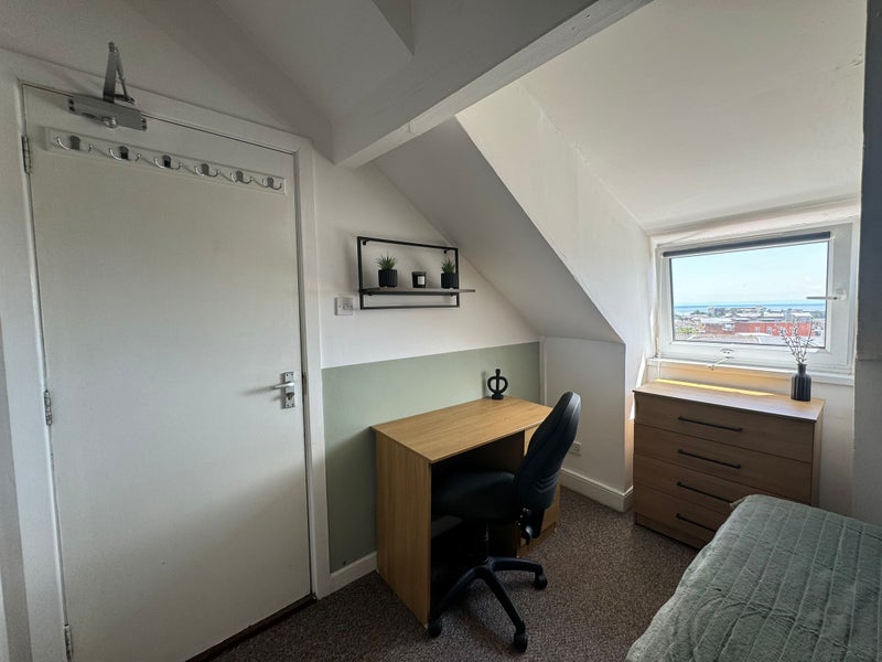 Apartment in Swansea, Castle - View 4