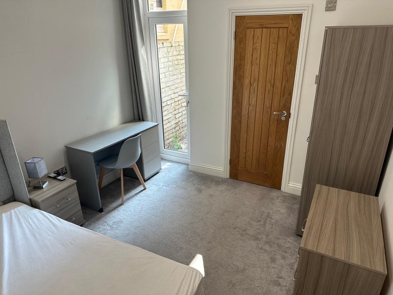 Apartment in Portsmouth, Fratton, North End - View 2