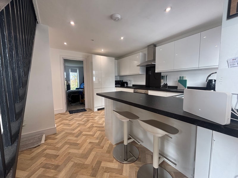 Apartment in Southend-on-Sea, Essex - View 6