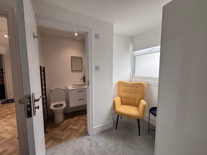 Apartment in Southend-on-Sea, Essex - View 2
