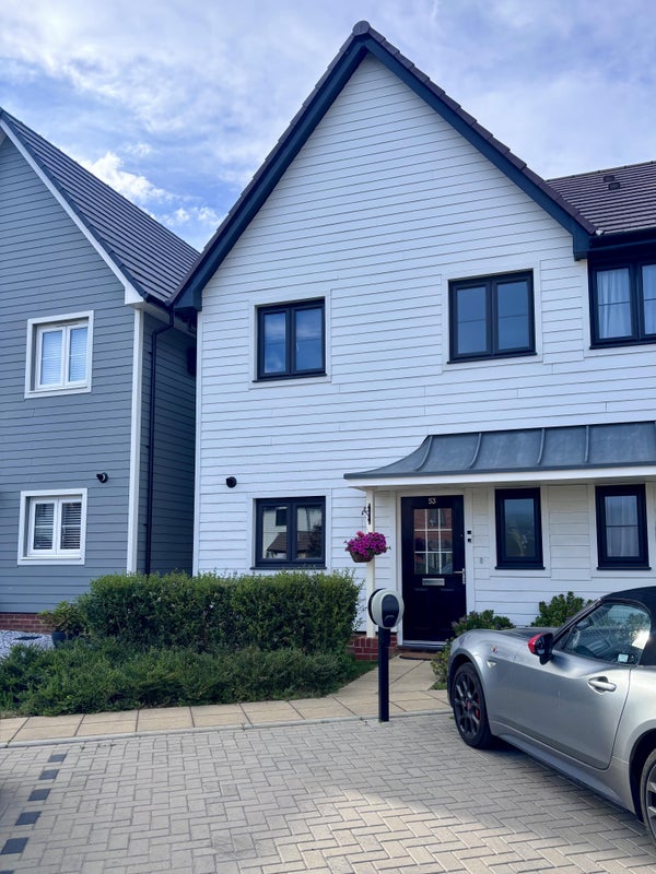 Photo 1: Front of the house 