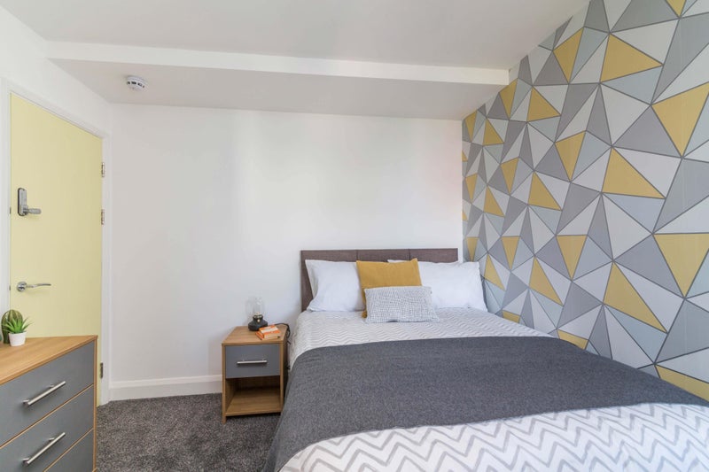 Apartment in Derby - View 2