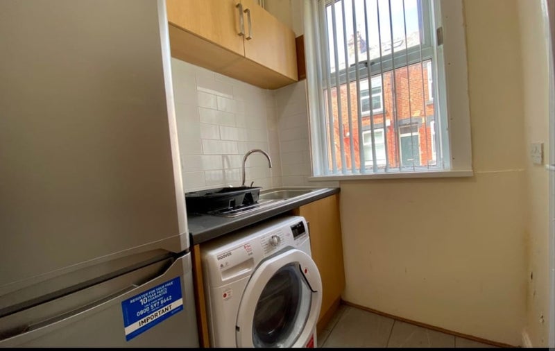 Apartment in Leeds, West Yorkshire - View 4