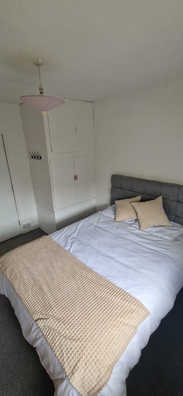 Apartment in Sheffield, Manor Park, Manor - View 4