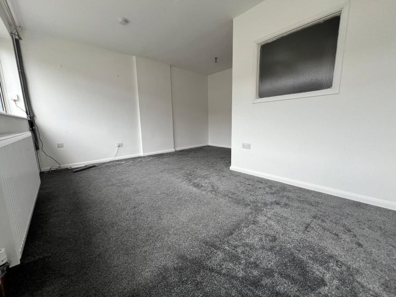 Photo 1: Room 3 -Double Size 