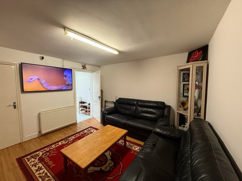 Apartment in Watford, Holywell Estate - View 4