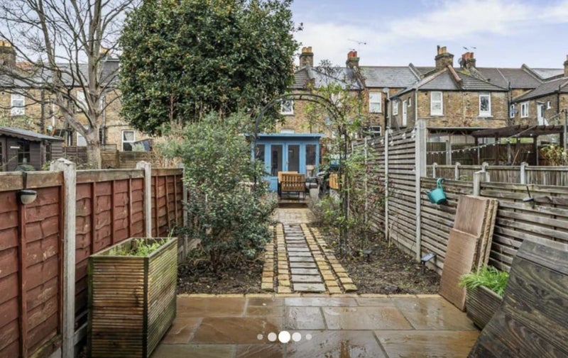 Photo 1: Garden