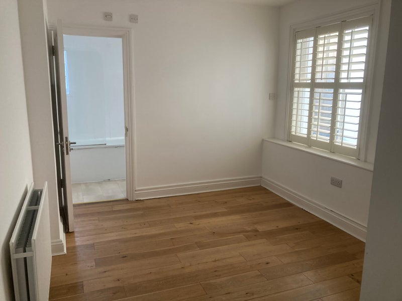 Apartment in Hove, Brunswick - More