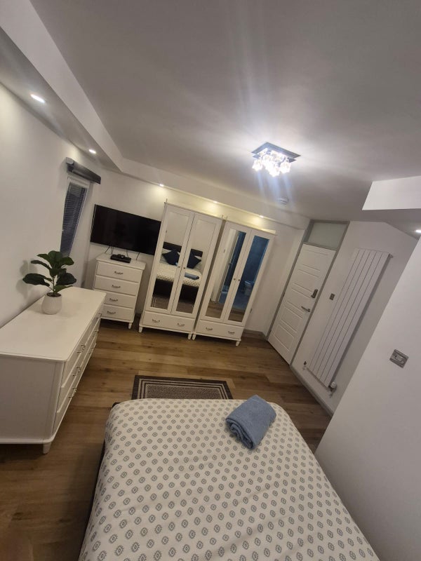Large Double ensuite room in central Southsea, Southsea