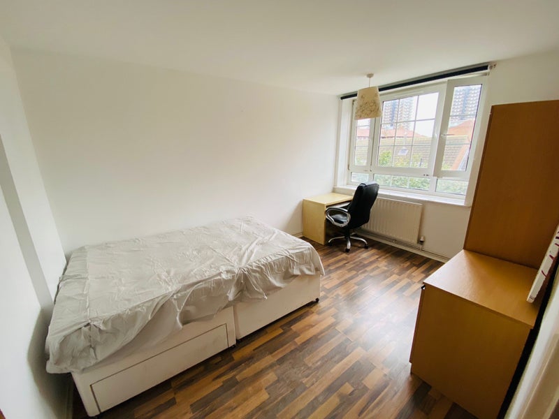 Apartment in London, East Smithfield, Whitechapel - View 4