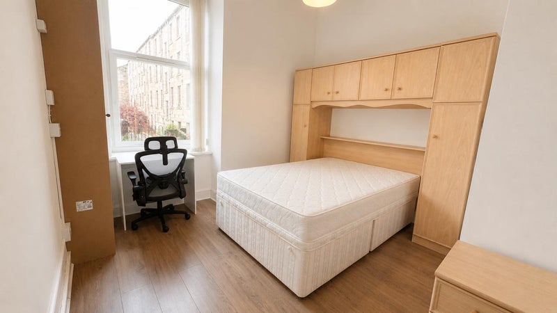 Apartment in Glasgow, Springburn - View 2