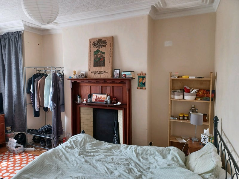 Photo 1: Room 1 raised ground floor