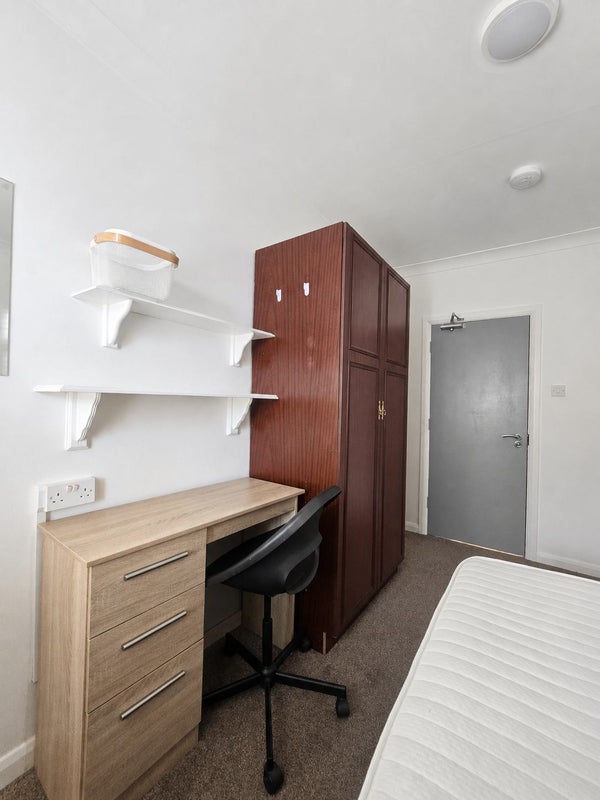 All Bills Included |Fully Furnished Room - View 4