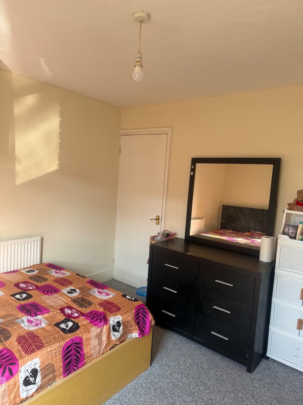 Apartment in Reading, Newtown - View 2