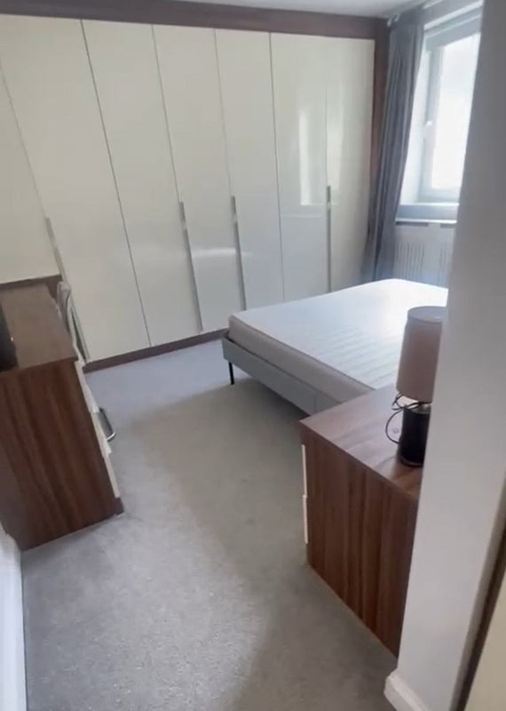 Female flatmate wanted in cozy split-level flat, Southsea