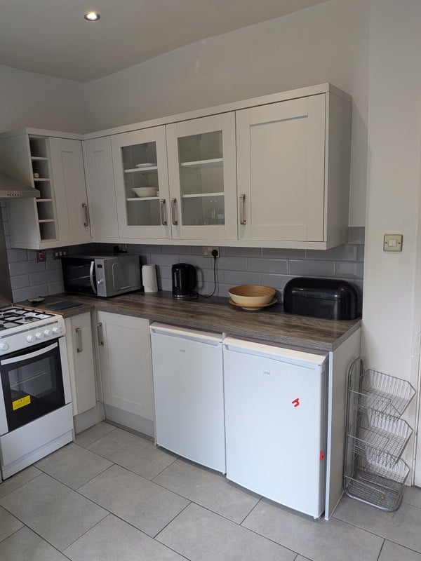 Photo 1: Kitchen