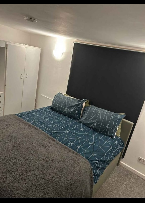 Photo 1: Gives you a idea on how big room is