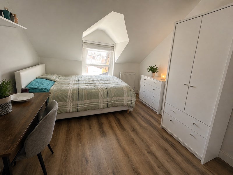 Photo 1: ROOM 6 - AVAILABLE 