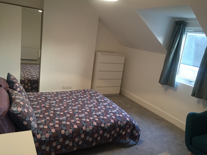 Photo 1: Huge double room with sofa