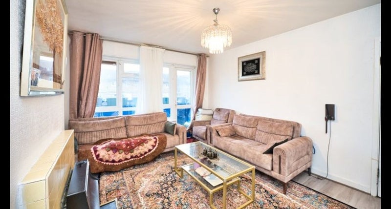 Photo 1: Double room/ double bed