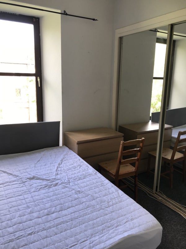 Photo 1: Bedroom