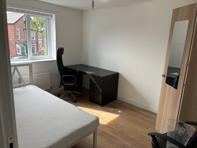 Apartment in Nottingham, Radford - More