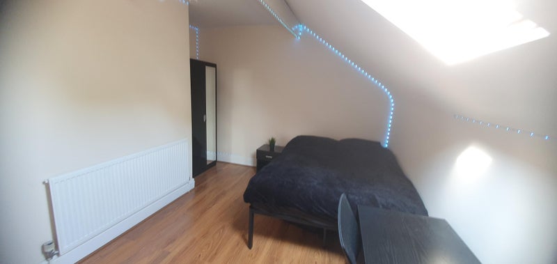 Spacious Double Rooms, All Bills Included + WiFi - View 6