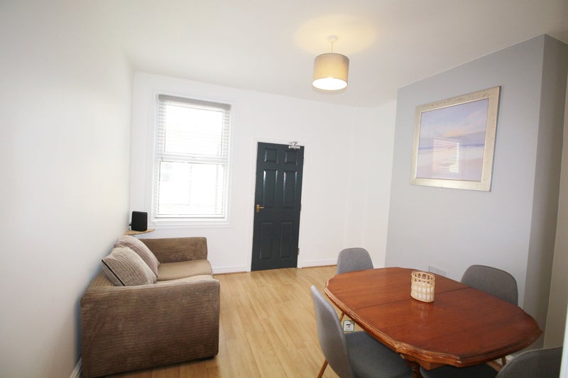 Apartment in Lincoln, New Boultham - More
