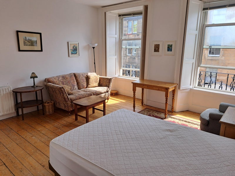 Photo 1: Room