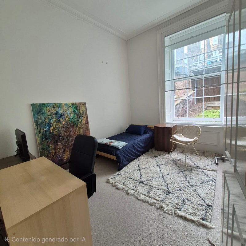 Photo 1: Room