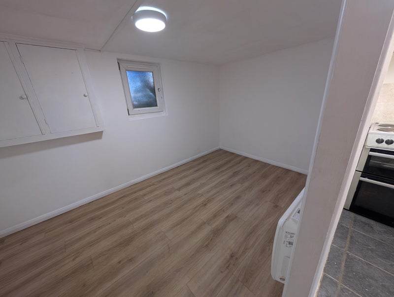1 Bedroom Basement Apartment to Rent - View 2