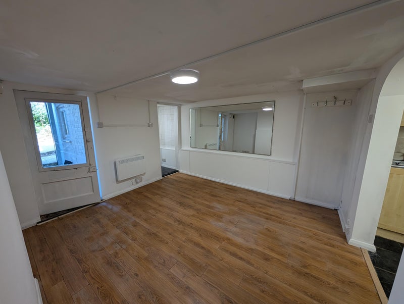1 Bedroom Basement Apartment to Rent - View 4