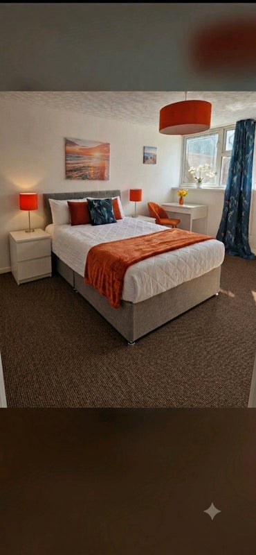 ð¥2 large dbl rooms in shared house professionals, Wolverhampton
