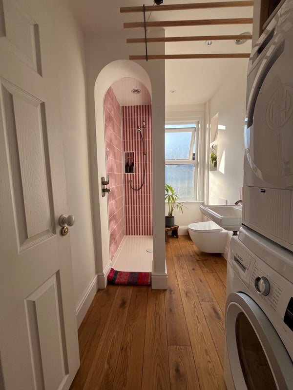 Double Room in Friendly Home - View 4