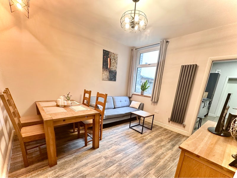 Apartment in Stoke-on-Trent - View 4