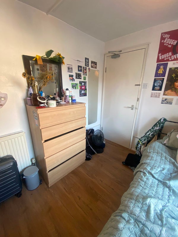Apartment in London, St. George in the East, Wapping - View 2