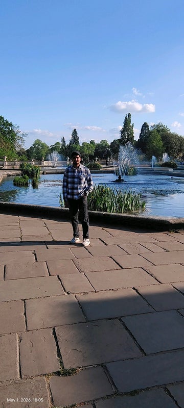 Photo 1: Hello my name is rajdeep. I am a student and looking for a room