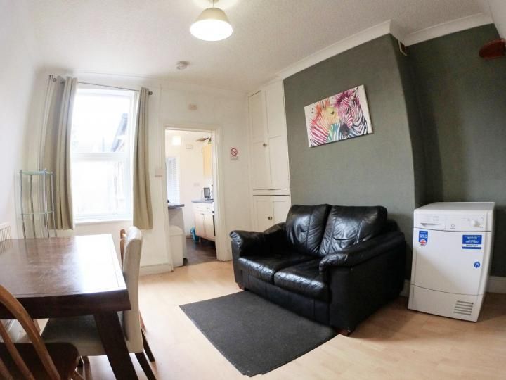 Apartment in Lincoln, New Boultham - More