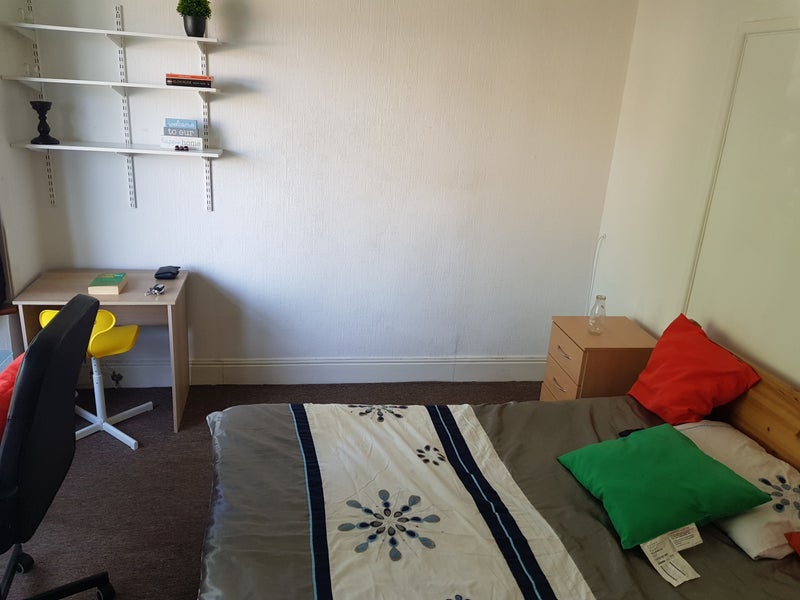 Photo 1: Room 5 Double