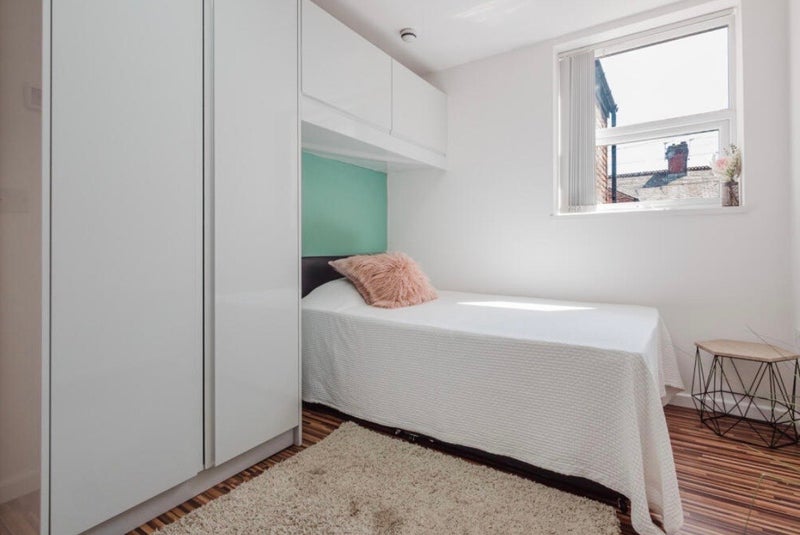 Apartment in Manchester, Victoria Park, Chorlton-on-Medlock - View 2